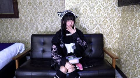 【素人初次拍摄】小潮(20)153cm36kg的纤细Cosplayer的初次拍摄。中出并肛门贯通ATM。长时间的电动按摩责备连续高潮，一边流口水一边颤抖 FC2-PPV-4852010