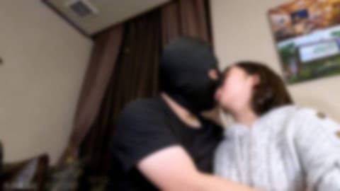 【素人初次拍摄】惠里(18) 是朴素素人的无妆拍摄的别视角影片。任由中年男人的慾望，无心淡然地接受 FC2-PPV-4857680