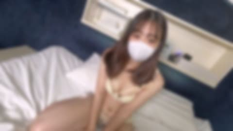 【无码・完全素人・半熟】让因工作疲惫的大叔硬梆梆的超可爱20岁小姐！用极粗肉棒，被搅动到相当深处！ FC2-PPV-4851821