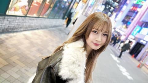 独家 素人她什么姿势都能做！！一个无拘无束、性感纹身女孩的性高潮！！与她的外表相反，她浓密的阴毛会让你大吃一惊！！ SIRO-5676