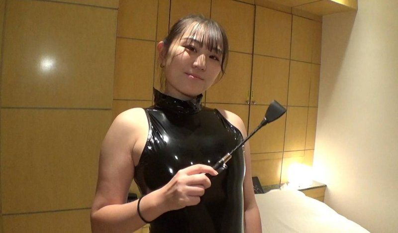 虽然天真，但有S的素质 令人期待的模特儿「责骂M男很开心」 FC2-PPV-4811093