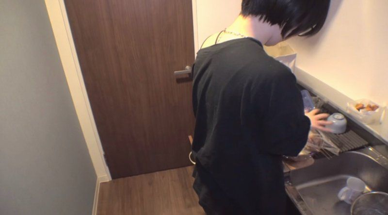 【对不起男友】去他家玩，他为了男友做便当，我打扰他后他想做爱，就在现场做了。 FC2-PPV-4842726