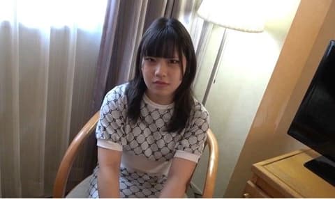 【双重射精・露脸无码】和拥有巨乳和美腿的某所名牌大学经济学部2年级学生，原本只是好好聊天，结果不知不觉就聊到情色话题，并教导她进入大人的世界 FC2-PPV-4830098