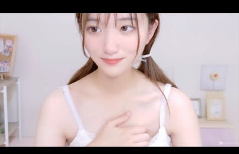展现大胆掰穴的黑色长髮白皙清纯妹 FC2-PPV-4799244